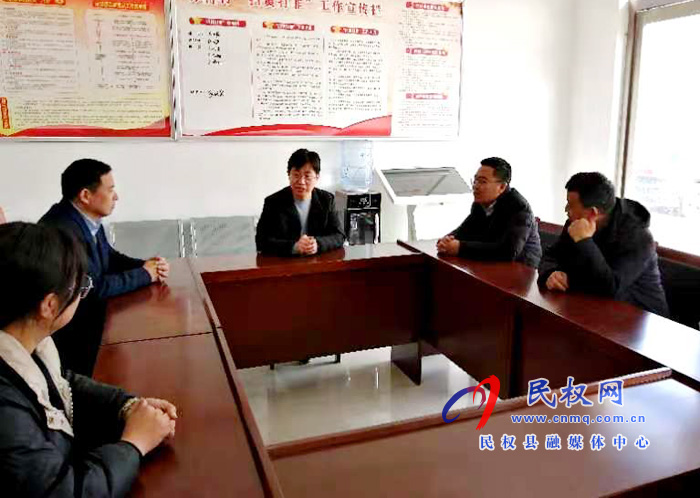 县高新区常务副主任张爱军到南华办事处开展“三五”基层工作日活动 县高新区常务副主任张爱军到南华办事处开展“三五”基层工作日活动