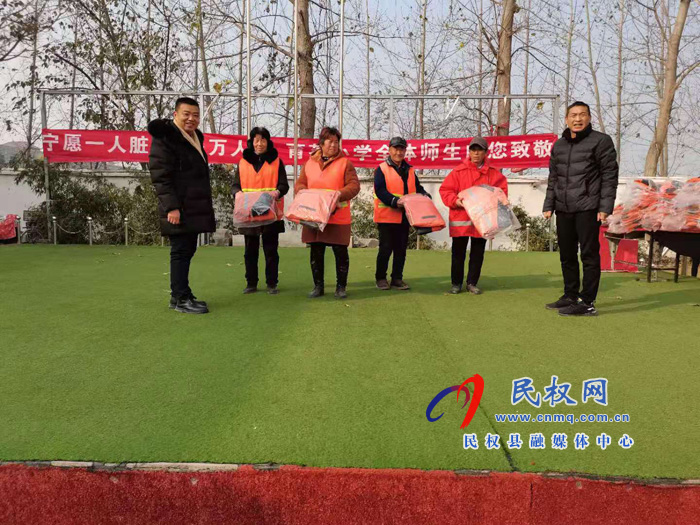王庄寨镇:慰问环卫工 共创秀美城 王庄寨镇:慰问环卫工 共创秀美城