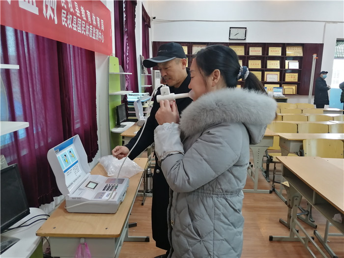 民权县教体局国民体质监测中心到第三小学开展教师体质测试工作