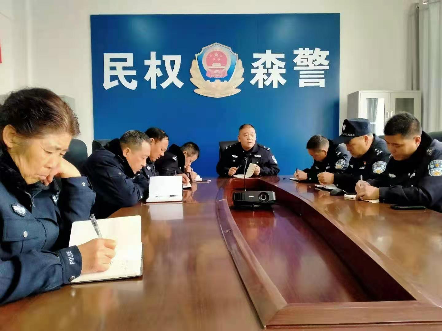 县森林公安三举措着力打造执法队伍新形象 县森林公安三举措着力打造执法队伍新形象