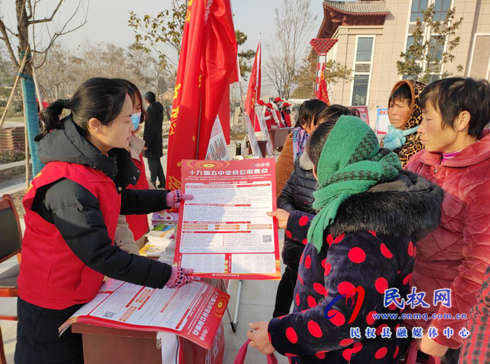 县妇联开展新时代文明实践志愿服务活动 县妇联开展新时代文明实践志愿服务活动