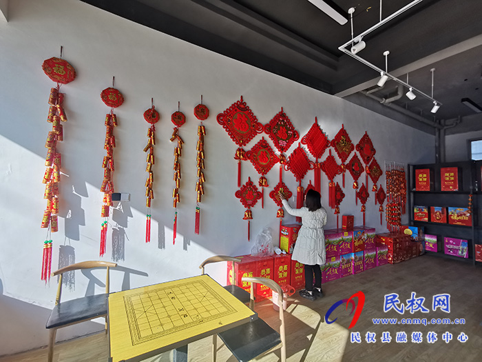 民权:电子烟花 让无烟过节成新风 民权:电子烟花 让无烟过节成新风