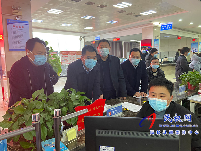 县委常委、常务副县长李启峰督导工程联审联批进度进展情况 县委常委、常务副县长李启峰督导工程联审联批进度进展情况
