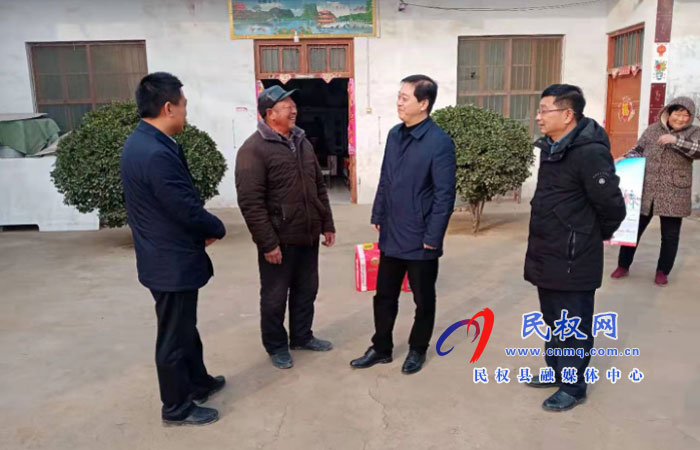县委常委、统战部长赵通到北关镇慰问老复退军人