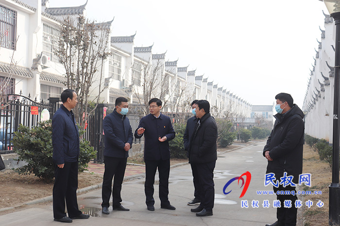 县委副书记、县长张团结走访慰问老党员和困难党员 县委副书记、县长张团结走访慰问老党员和困难党员