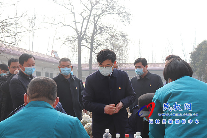 县委副书记、县长张团结看望慰问敬老院老人并调研督导疫情防控工作 县委副书记、县长张团结看望慰问敬老院老人并调研督导疫情防控工作