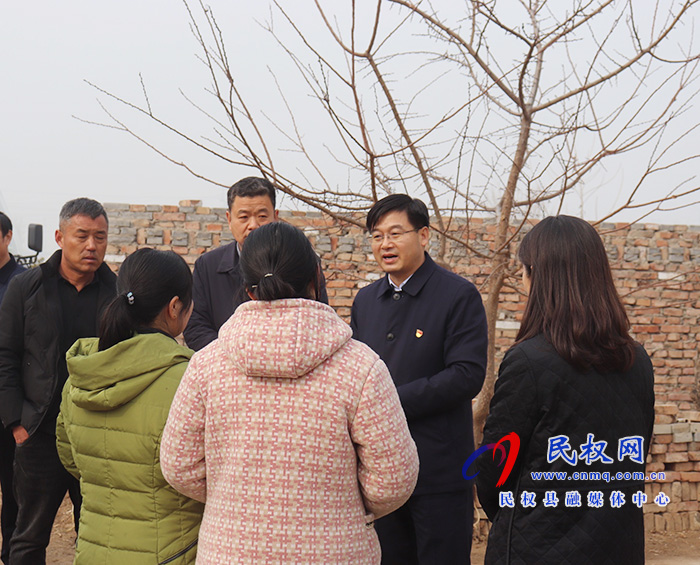 县委副书记、县长张团结看望慰问“春蕾女童” 县委副书记、县长张团结看望慰问“春蕾女童”