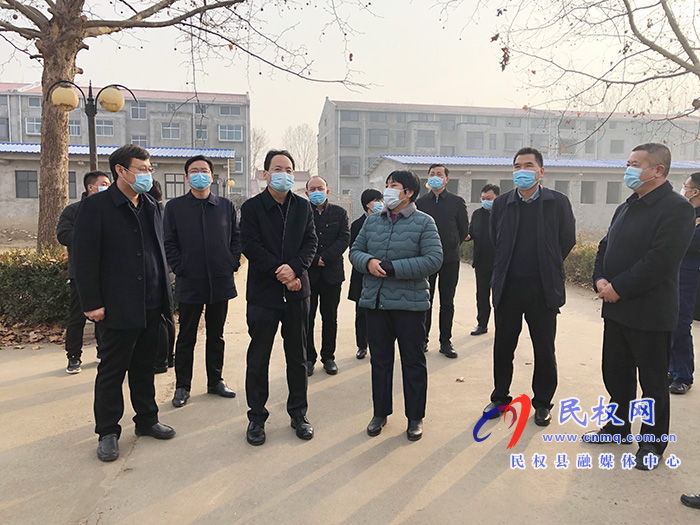 县委常委、常务副县长李启峰察看安全生产工作 县委常委、常务副县长李启峰察看安全生产工作