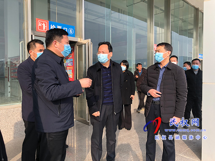 县委常委、常务副县长李启峰察看安全生产工作 县委常委、常务副县长李启峰察看安全生产工作