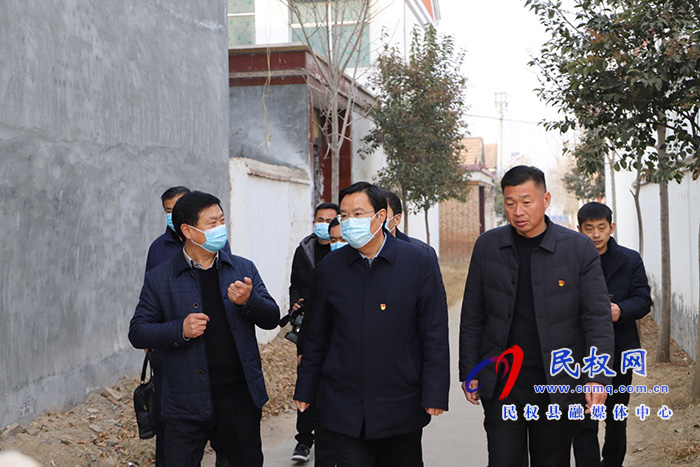 市人大常委会副主任、县委书记姬脉常走访慰问困难老党员 市人大常委会副主任、县委书记姬脉常走访慰问困难老党员