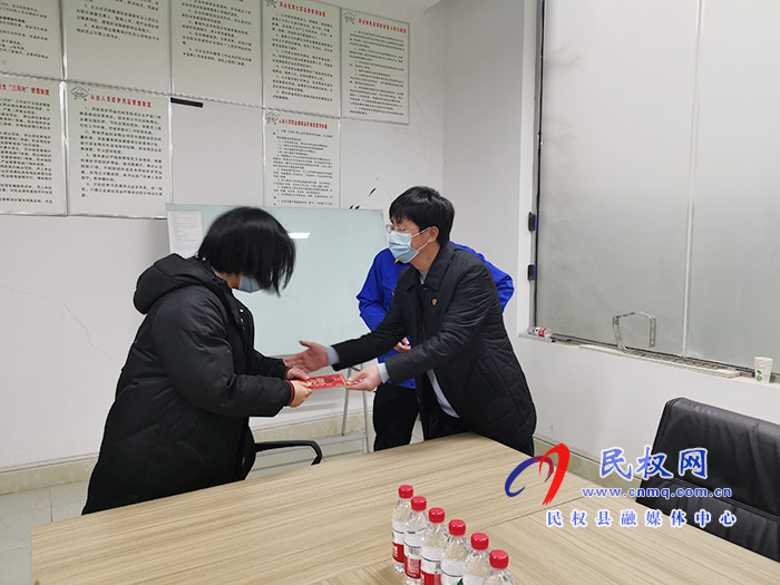 民权高新区常务副主任张爱军走访慰问企业困难党员 民权高新区常务副主任张爱军走访慰问企业困难党员