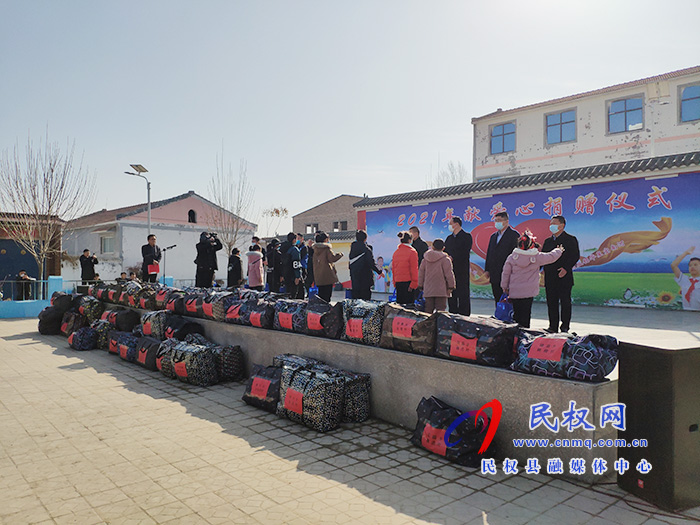 公安局联合爱心企业开展献爱心活动 公安局联合爱心企业开展献爱心活动