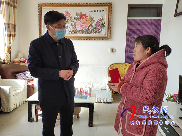 县委副书记、县长张团结春节前夕慰问军转干部和困难群众 县委副书记、县长张团结春节前夕慰问军转干部和困难群众