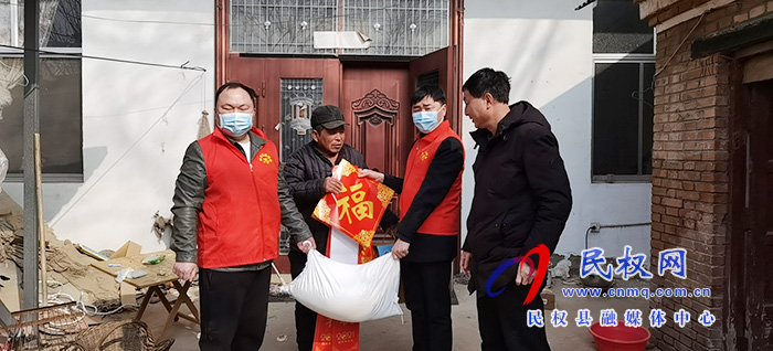 县委组织部到柘桑村开展节前走访慰问活动 县委组织部到柘桑村开展节前走访慰问活动