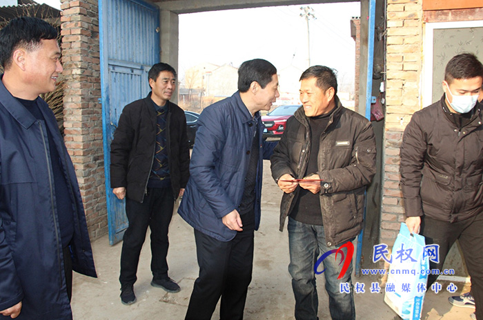 县委常委、组织部长何玉明到褚庙乡慰问老党员 县委常委、组织部长何玉明到褚庙乡慰问老党员