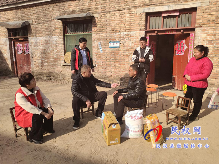县文化广电旅游局开展慰问帮扶“道德模范、身边好人”活动 县文化广电旅游局开展慰问帮扶“道德模范、身边好人”活动