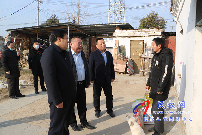 县委常委、政法委书记、副县长孟祥亮“三·五”工作日里走访慰问老党员、贫困户 县委常委、政法委书记、副县长孟祥亮“三·五”工作日里走访慰问老党员、贫困户