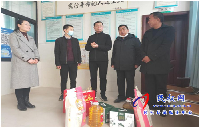 县卫健委党组书记、主任朱继兵开展“三•五”基层工作日活动 县卫健委党组书记、主任朱继兵开展“三•五”基层工作日活动