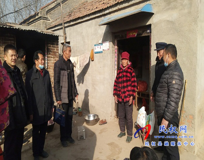 民权县医疗保障局驻村工作队慰问李坤侯困难户 民权县医疗保障局驻村工作队慰问李坤侯困难户