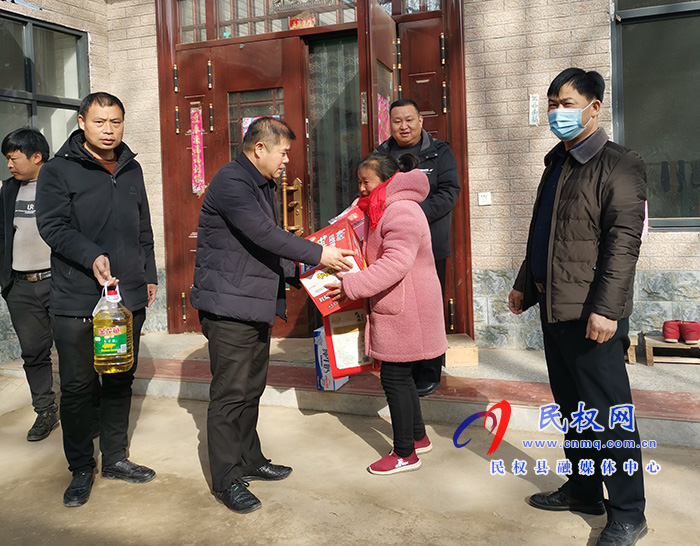 春节慰问话脱贫 入户走访感党恩 春节慰问话脱贫 入户走访感党恩