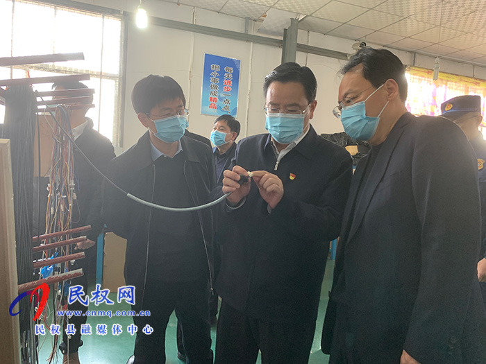 市人大常委会副主任、县委书记姬脉常查看节前安全生产和市场供应情况 市人大常委会副主任、县委书记姬脉常查看节前安全生产和市场供应情况