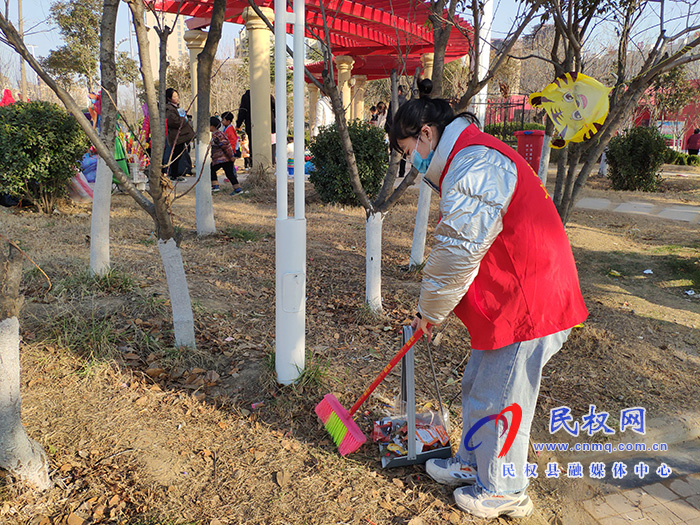 志愿者服务队开展义务打扫卫生活动 志愿者服务队开展义务打扫卫生活动
