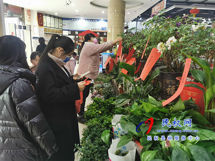 县东方超市举办猜灯谜闹元宵活动 县东方超市举办猜灯谜闹元宵活动
