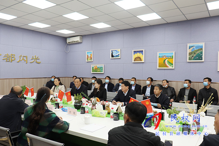 副县长朱琳带队赴郑州市部分中小学校参观学习