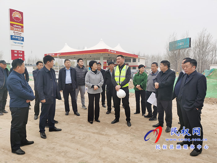 县人大常委会主任周燕主持召开迎宾大道南段整治施工现场协调会 县人大常委会主任周燕主持召开迎宾大道南段整治施工现场协调会