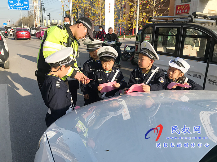 民东新区实验幼儿园开展“交通安全从娃娃抓起”系列主题教育活动
