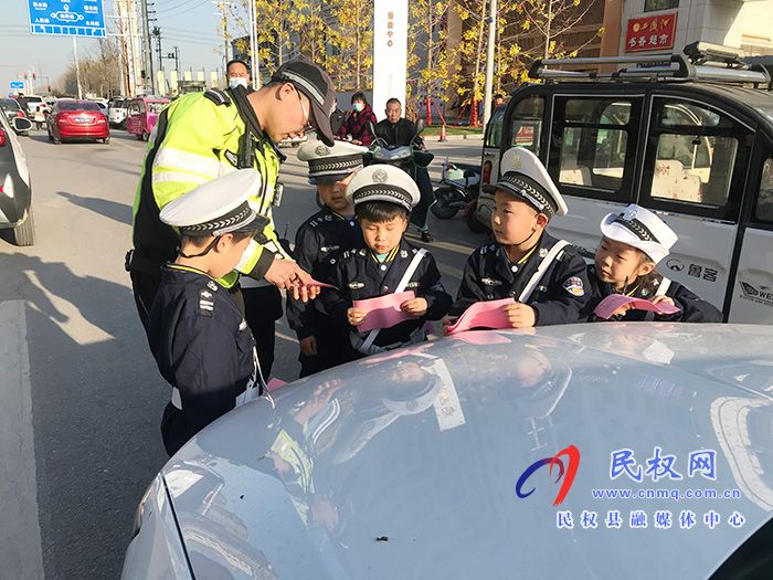 民东新区实验幼儿园开展“交通安全从娃娃抓起”系列主题教育活动 民东新区实验幼儿园开展“交通安全从娃娃抓起”系列主题教育活动