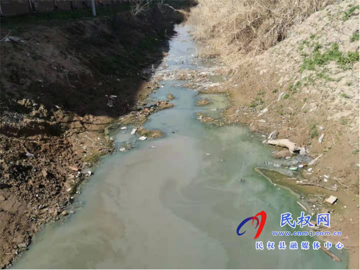 民权县12345:小区旁河沟臭气熏天 居民难忍电话求助 民权县12345:小区旁河沟臭气熏天 居民难忍电话求助