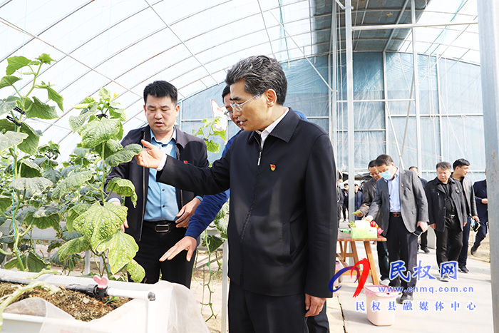副省长、市委书记王战营到我县双塔镇秣坡村开展“三五”基层工作日活动 副省长、市委书记王战营到我县双塔镇秣坡村开展“三五”基层工作日活动