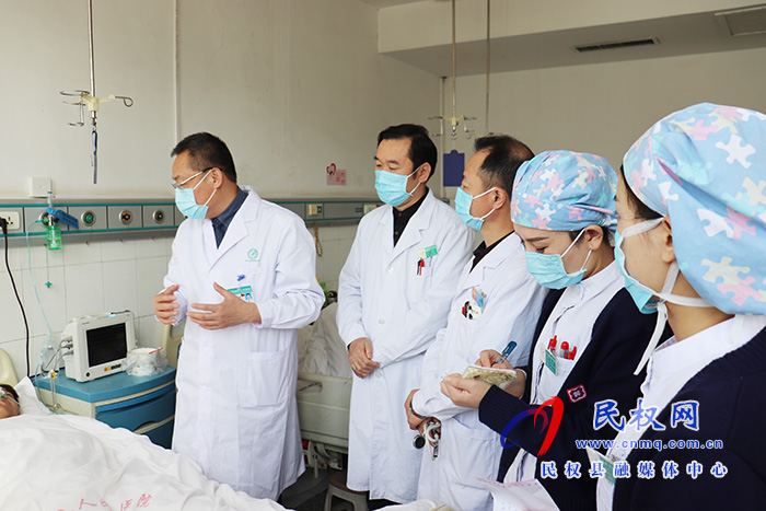 省医专家与“死神”搏斗的四小时! 省医专家与“死神”搏斗的四小时!
