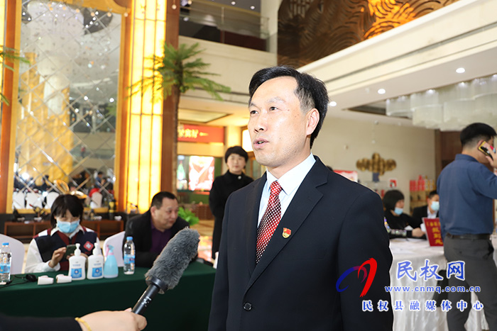 两会进行时:县政协委员陆续报到 两会进行时:县政协委员陆续报到
