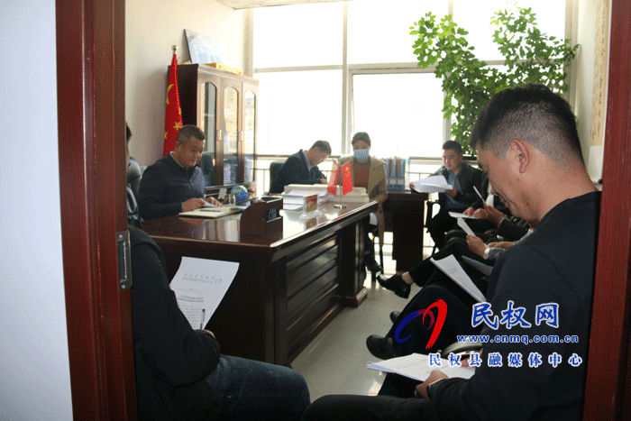 我县各单位各乡镇迅速传达贯彻“两会”精神 我县各单位各乡镇迅速传达贯彻“两会”精神