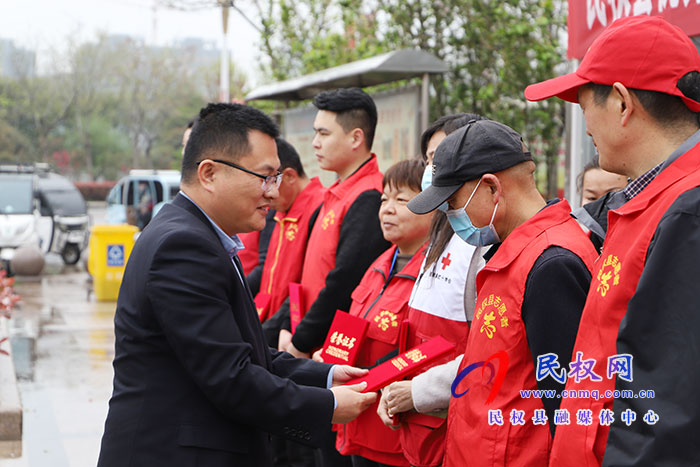 我县召开优秀志愿服务者优秀志愿服务团队表彰会