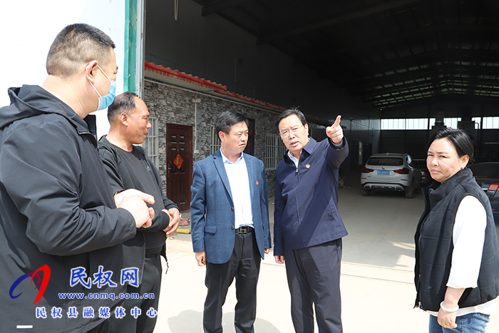 市人大常委会副主任、县委书记姬脉常到白云寺镇柏木岗村开展“三·五” 基层工作日活动 市人大常委会副主任、县委书记姬脉常到白云寺镇柏木岗村开展“三·五” 基层工作日活动