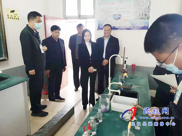 副县长朱琳巡视中考实验加试及体育加试工作 副县长朱琳巡视中考实验加试及体育加试工作