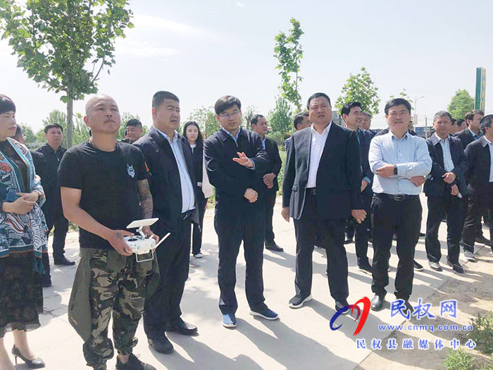 全县小麦中后期重大病虫害统防统治现场会在白云寺镇召开 全县小麦中后期重大病虫害统防统治现场会在白云寺镇召开
