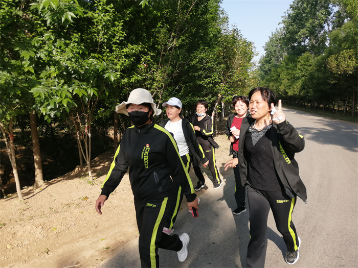 民权县第三小学举行“永远跟党走奋斗新征程”庆祝建党100周年徒步活动