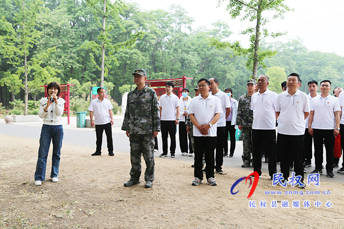 县人武部、退役军人事务管理局联合开展“百年党史路,启航新征程”健步走暨“我为群众办实事”志愿者服务活动 县人武部、退役军人事务管理局联合开展“百年党史路,启航新征程”健步走暨“我为群众办实事”志愿者服务活动