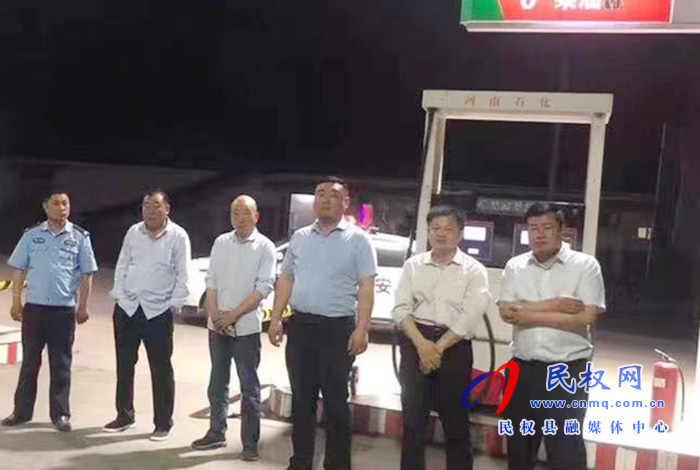 孙六镇开展夜间巡逻保平安 孙六镇开展夜间巡逻保平安