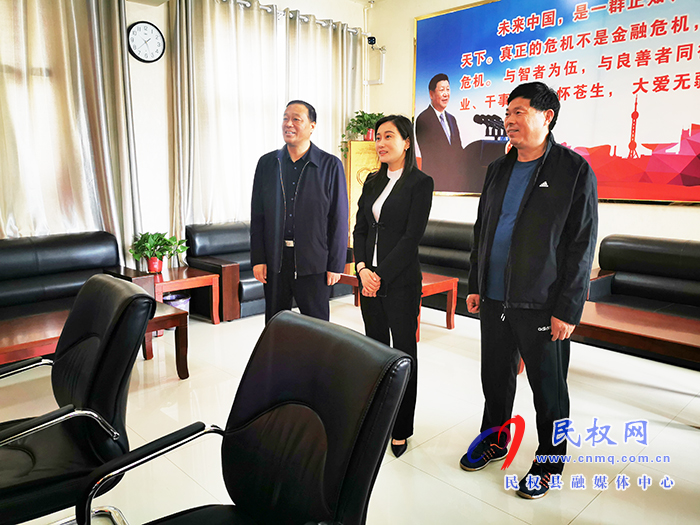 副县长朱琳察看全县九年级第二次模拟考试 副县长朱琳察看全县九年级第二次模拟考试