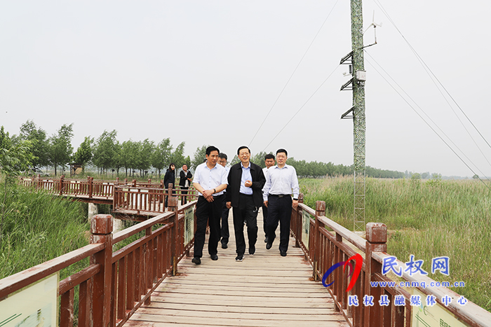 省人大常委会调研组莅民调研 省人大常委会调研组莅民调研