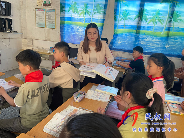 伯党乡:六一爱心慰问 情暖留守儿童 伯党乡:六一爱心慰问 情暖留守儿童