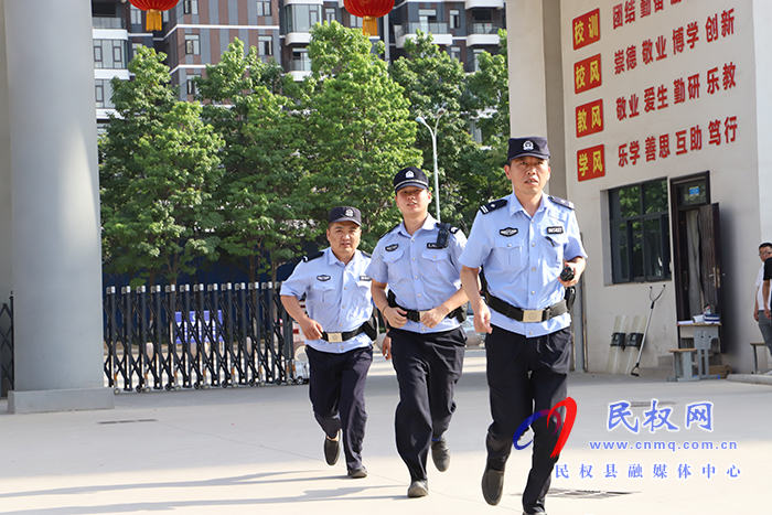 我县开展“反恐防暴”联合处置演练 我县开展“反恐防暴”联合处置演练