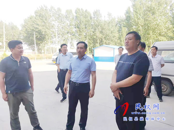 县委副书记蔡勇查看三夏生产和高效农业示范区建设情况