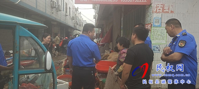 县城市管理局:集中开展市场沿街整治行动 县城市管理局:集中开展市场沿街整治行动