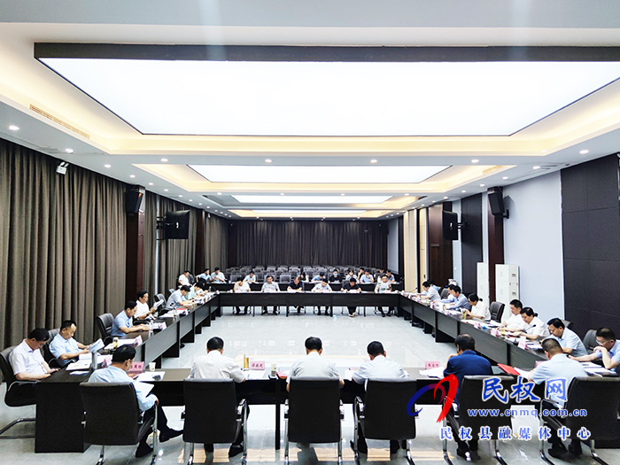 市人大常委副主任、县委书记姬脉常主持召开县委理论学习中心组会议 市人大常委副主任、县委书记姬脉常主持召开县委理论学习中心组会议